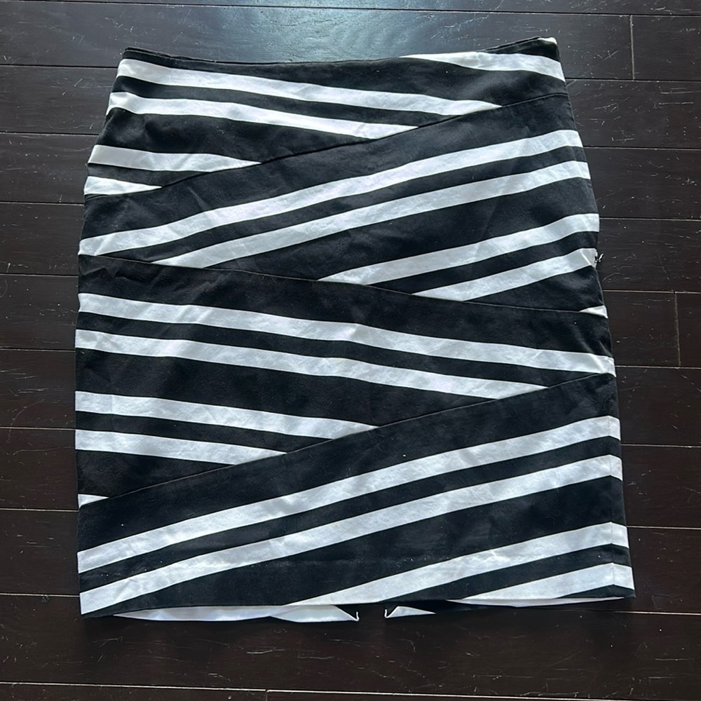 White House Black Market Lined Skirt 14